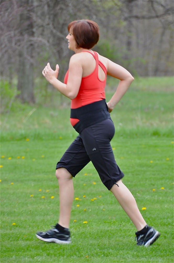 MomBod Fitness Maternity FITsplint™ in Black by ReCore Fitness